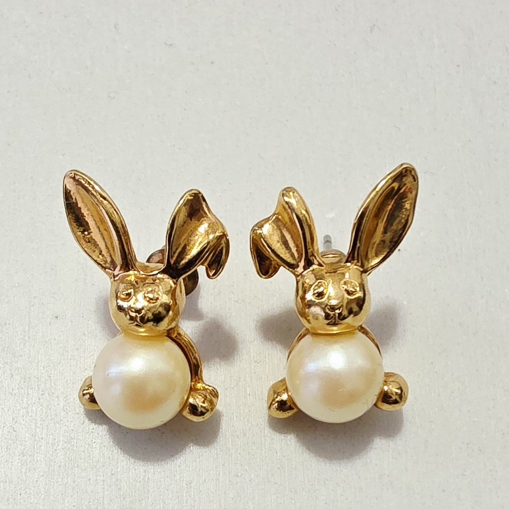 Avon Gold Bunny & Pearl Earrings